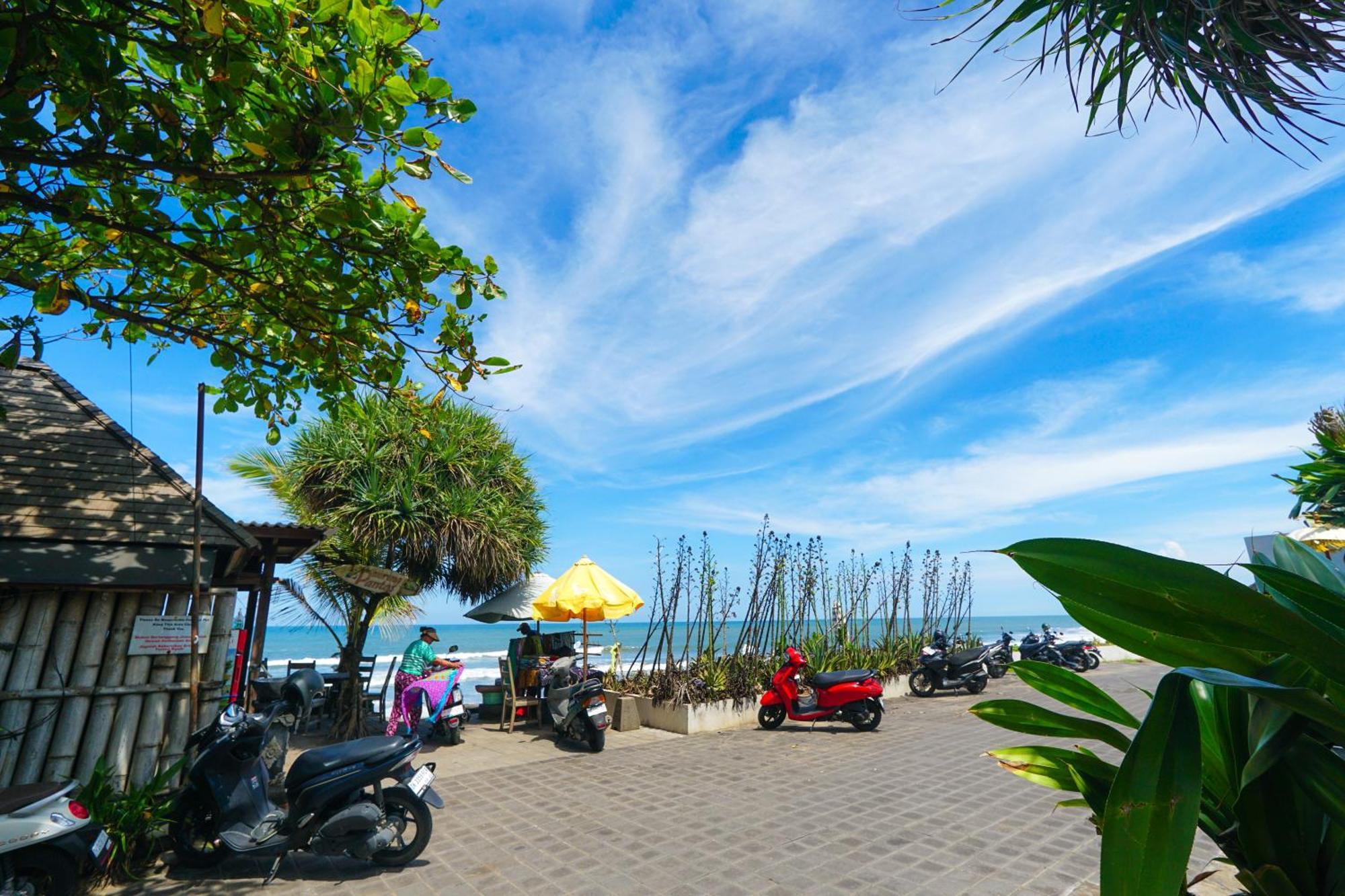 Tropical Beach House Bali Seminyak Exterior foto